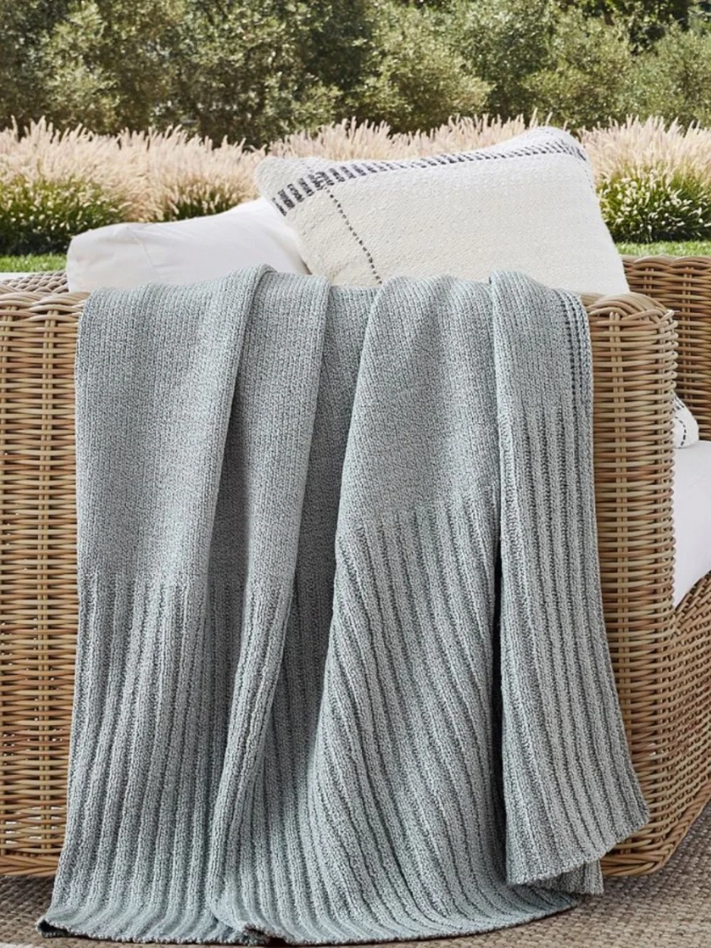 NWOT, Pottery Barn, Mal Indoor/Outdoor Textured Pillow, Ivory Multi 18